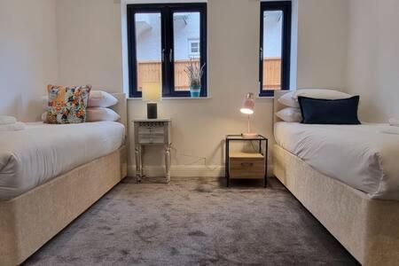 Beautiful Apartment Overlooking A Garden London Exterior photo