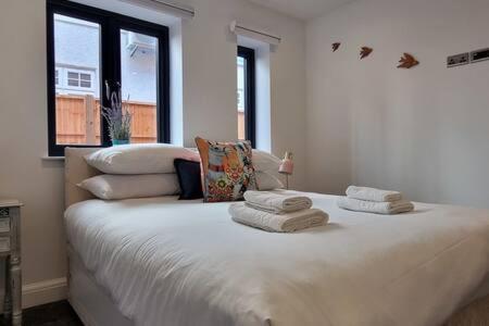 Beautiful Apartment Overlooking A Garden London Exterior photo
